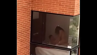 Esposa Colombiana Pillada En Ventana Por El Amigo De Su Marido En Facebook