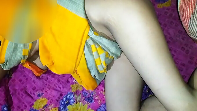 18 Year Old Indian Girl Gets Her Big Clit Licked By A Devar