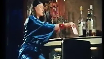 爱情秃鹰 (1976)