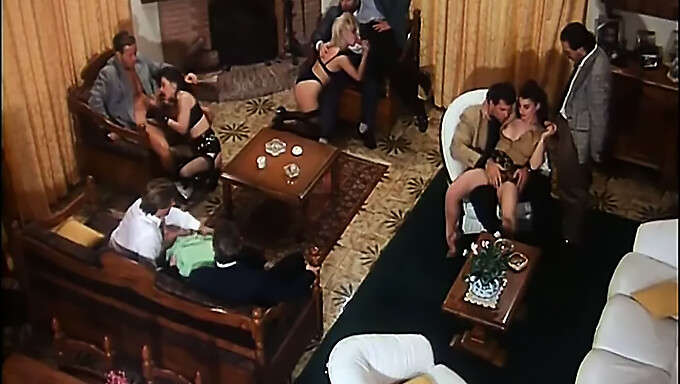 Ein Klassischer Italienischer Blowjob-Film, Der Dich Atemlos Zurücklassen Wird